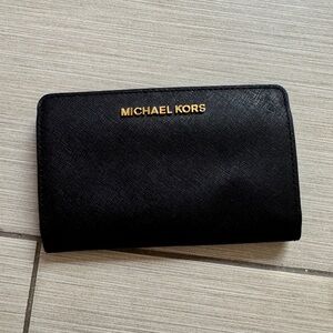 Michael Kors Saffiano Bifold Wallet